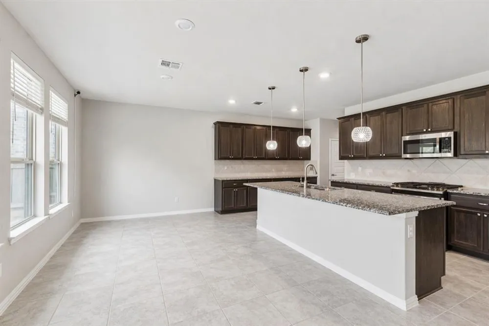 305 Painted Creek Way Kyle, TX 78640