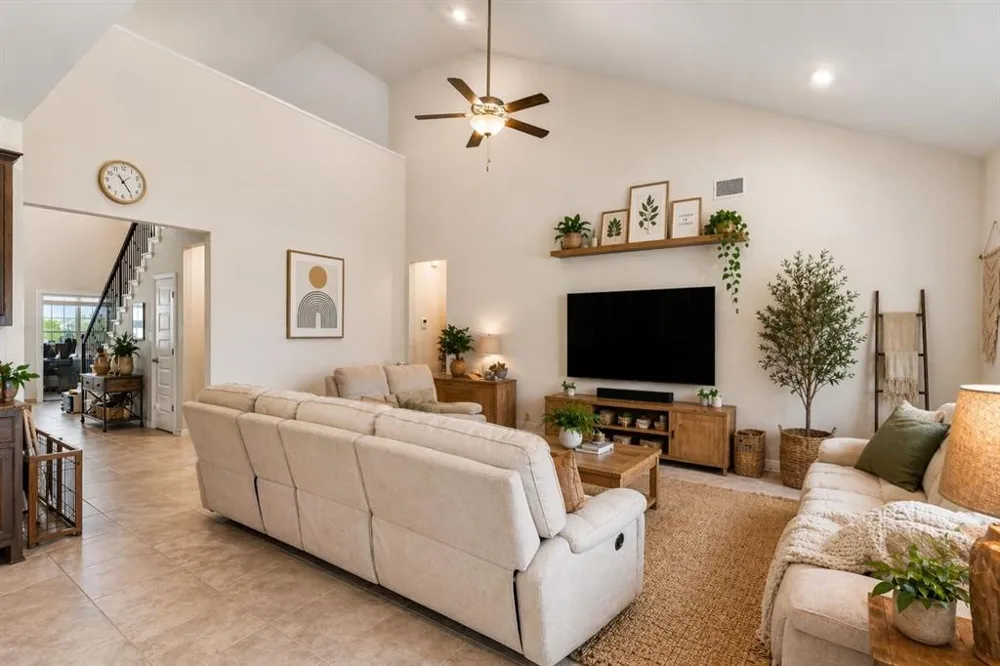 305 Painted Creek Way Kyle, TX 78640