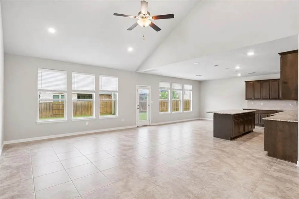 305 Painted Creek Way Kyle, TX 78640