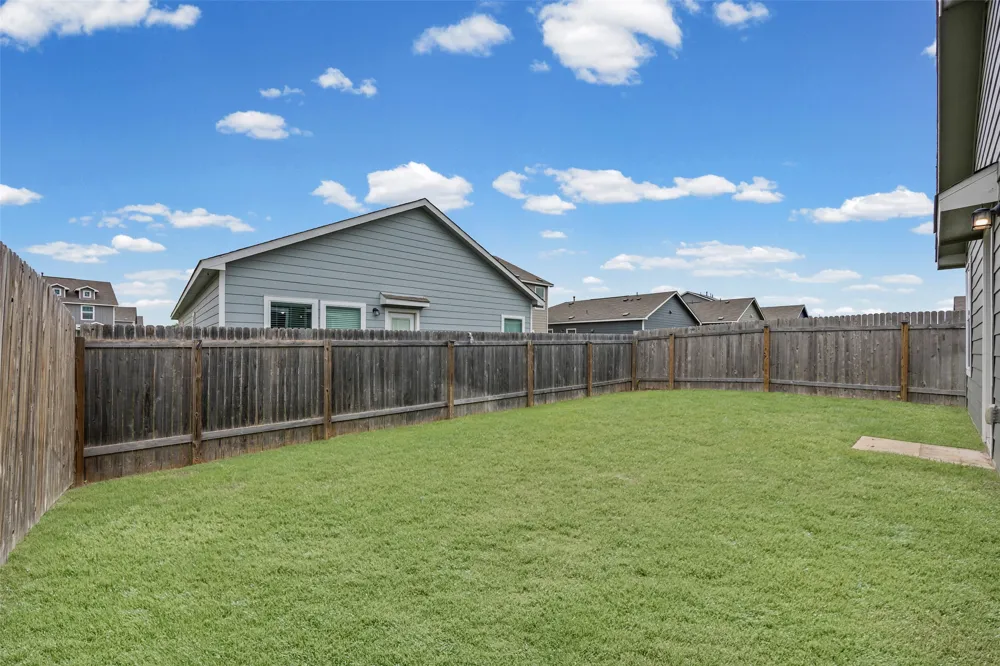 364 Gabbro Gardens Maxwell, TX 78656