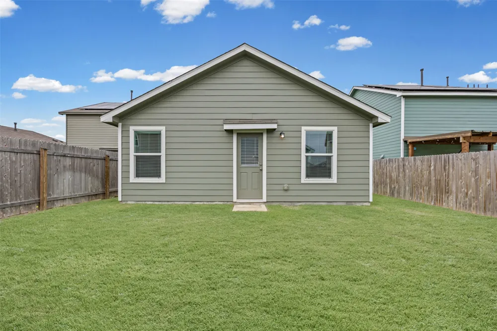 364 Gabbro Gardens Maxwell, TX 78656