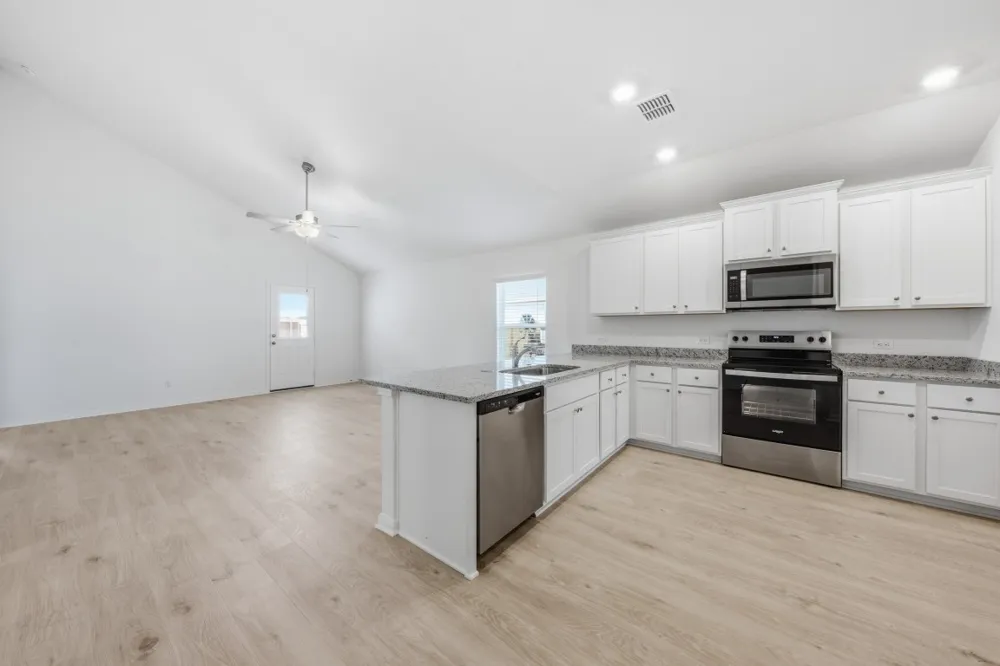 245 W Luna Blue Lane Jarrell, TX 76537