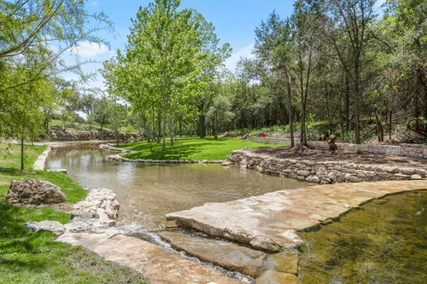 5115 Twin Acres Drive