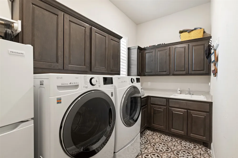 321 Bisset Court Austin, TX 78738