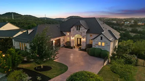 321 Bisset Court