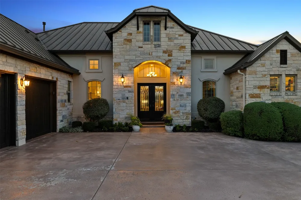 321 Bisset Court Austin, TX 78738