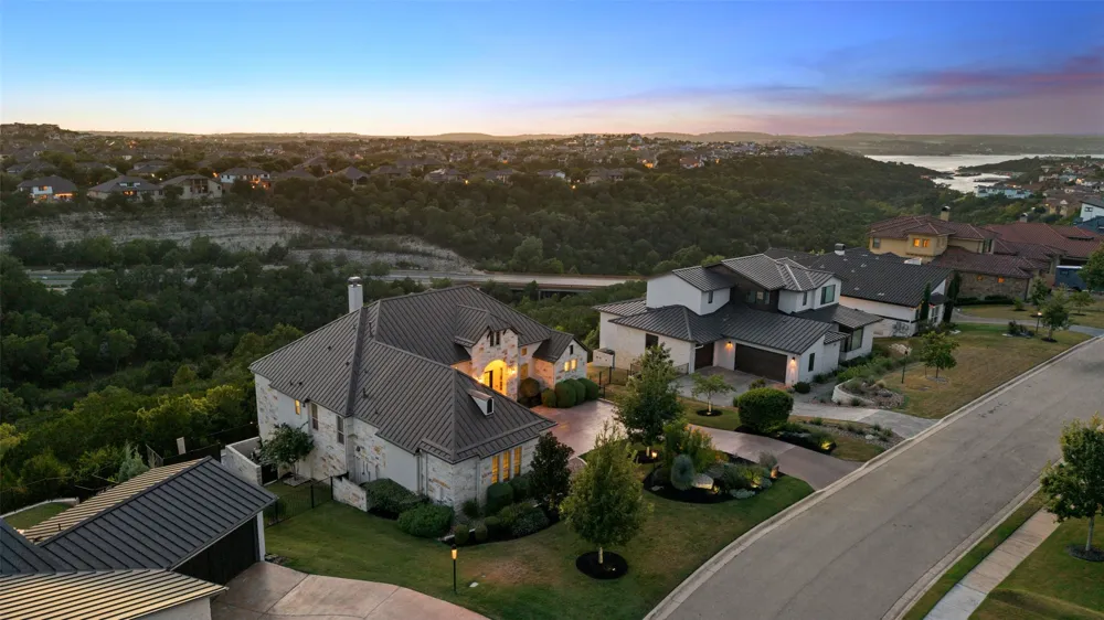 321 Bisset Court Austin, TX 78738