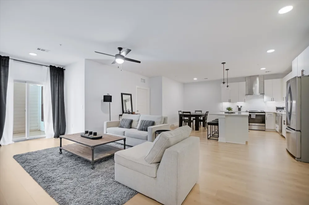 3101 Govalle Avenue #207 Austin, TX 78702