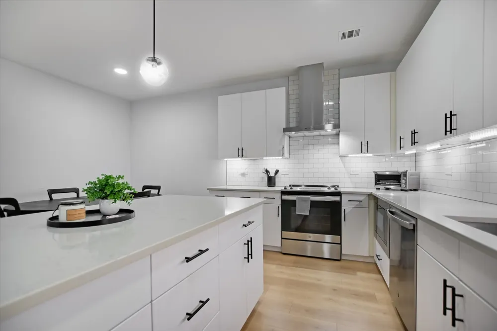 3101 Govalle Avenue #207 Austin, TX 78702