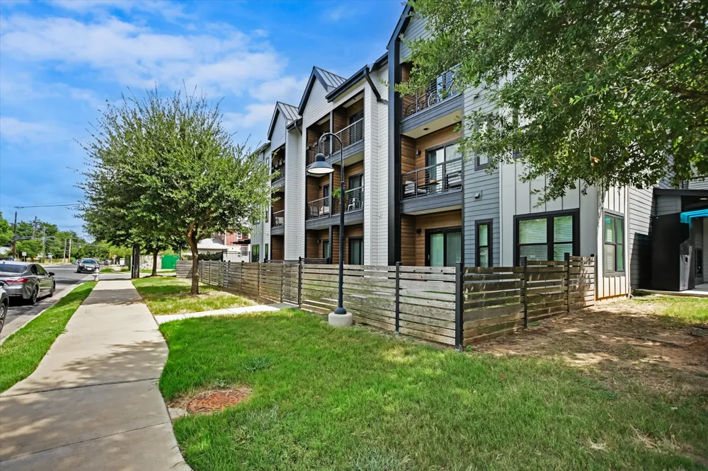 3101 Govalle Avenue #207 Austin, TX 78702