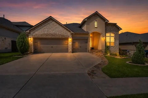 2712 Mazaro Way