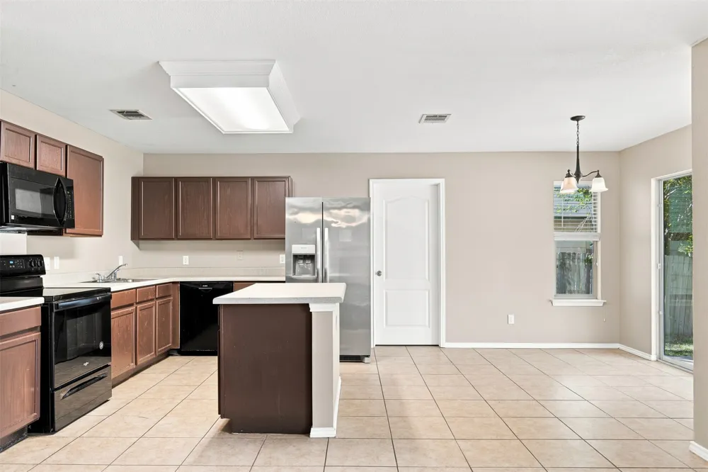 4005 Big Bend Trail Taylor, TX 76574