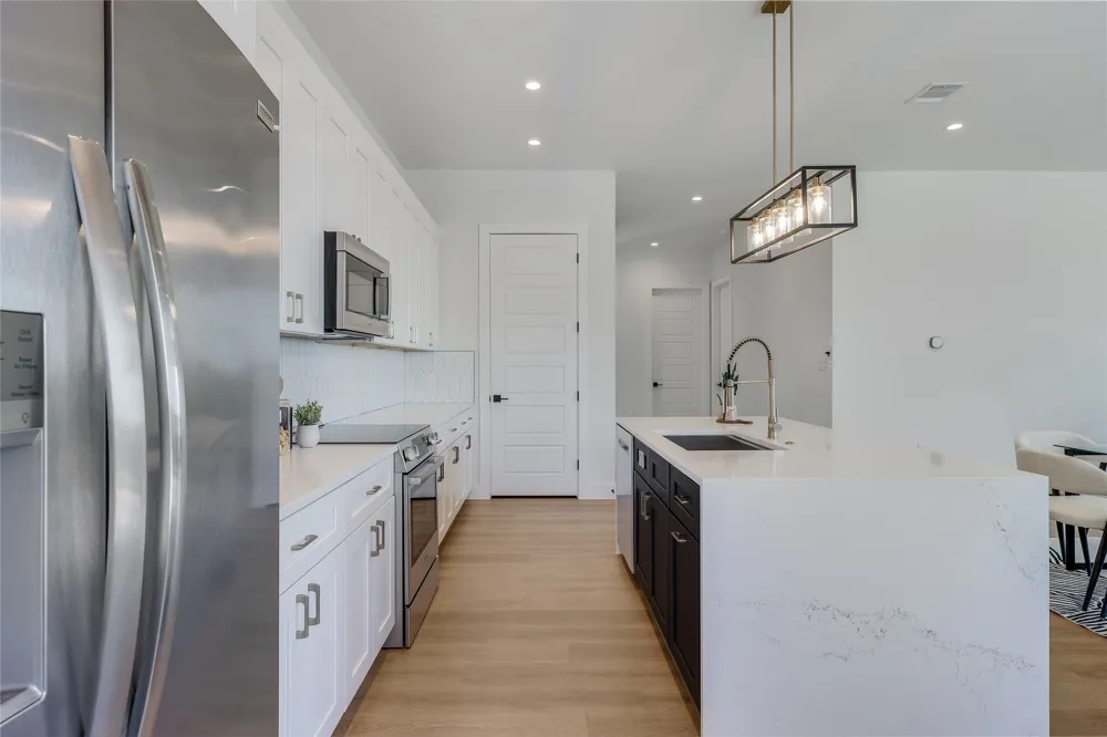 20202 Lincoln Cove Lago Vista, TX 78645