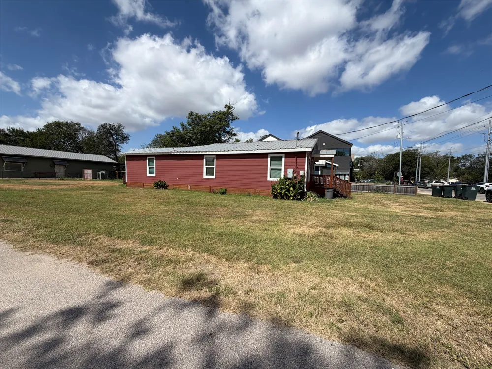 1209 Pine Street Bastrop, TX 78602