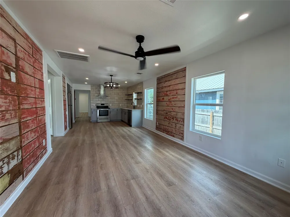 1209 Pine Street Bastrop, TX 78602