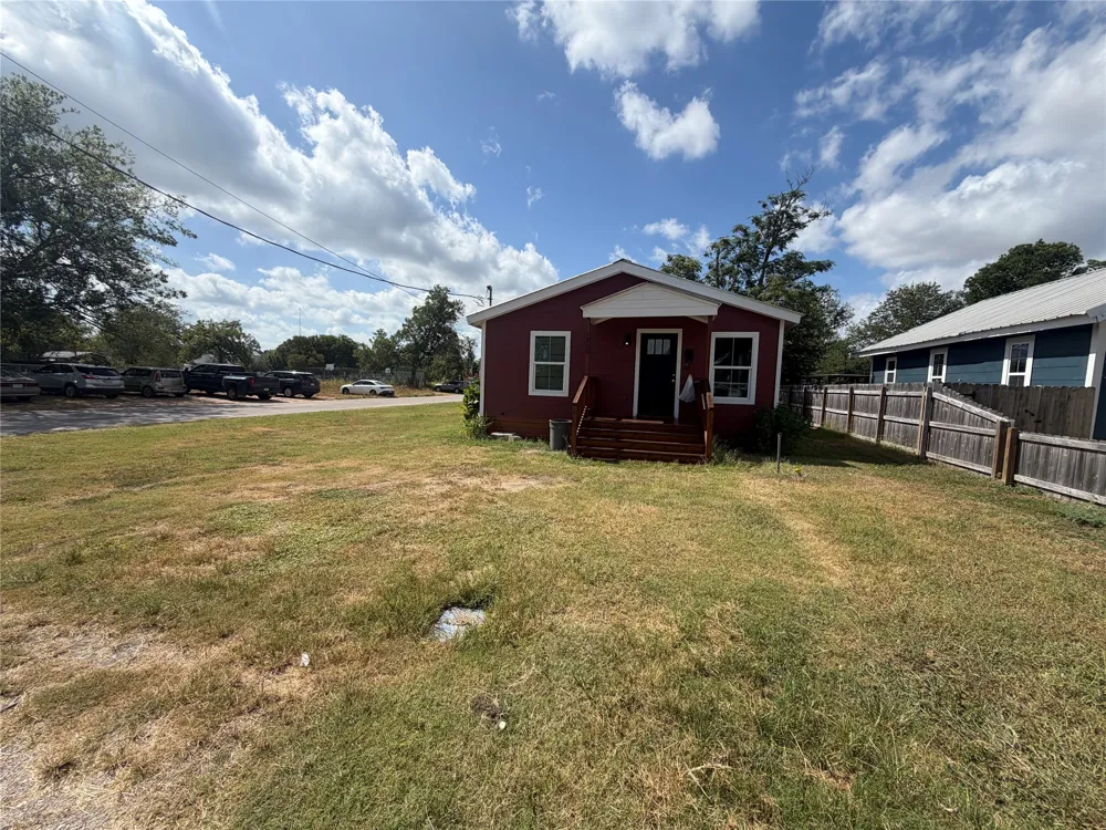 1209 Pine Street Bastrop, TX 78602