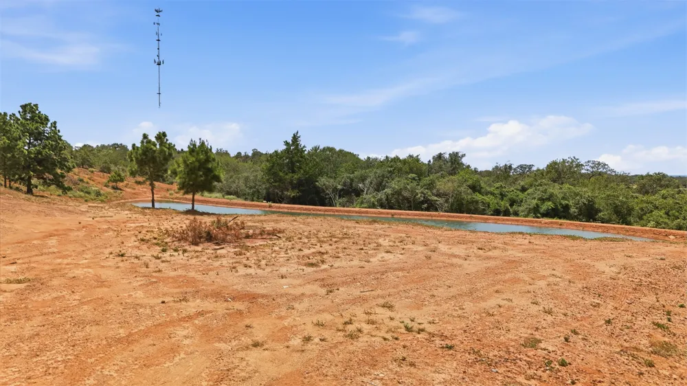 22187 Interstate 10 Luling, TX 78648