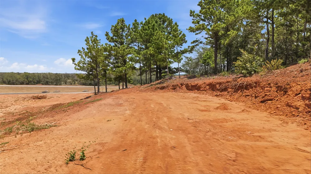 22187 Interstate 10 Luling, TX 78648
