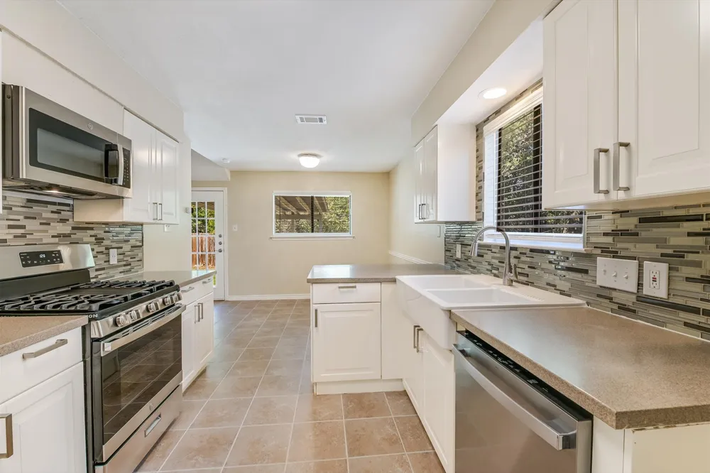 6808 Luckenbach Lane Austin, TX 78729