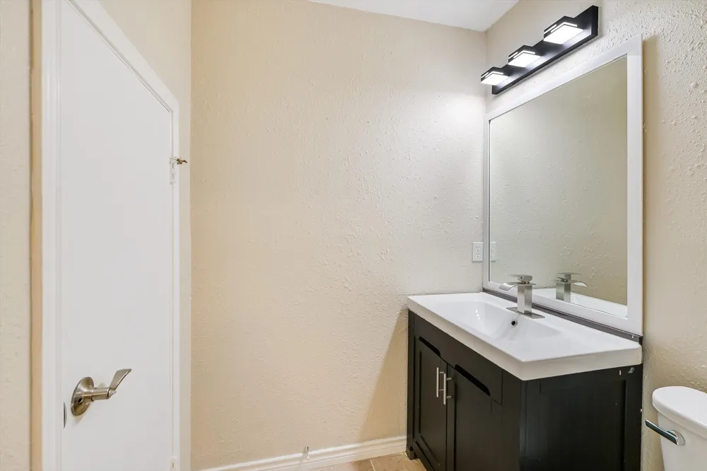 6808 Luckenbach Lane Austin, TX 78729