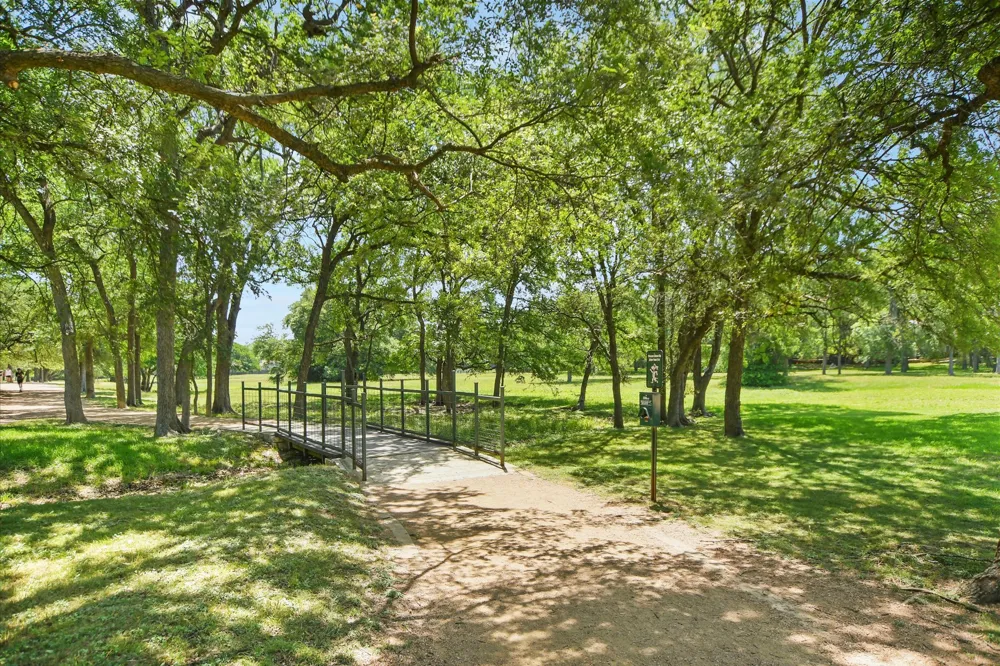 6808 Luckenbach Lane Austin, TX 78729