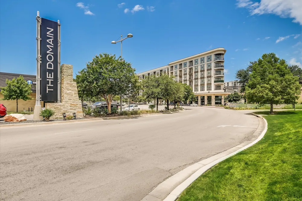 6808 Luckenbach Lane Austin, TX 78729