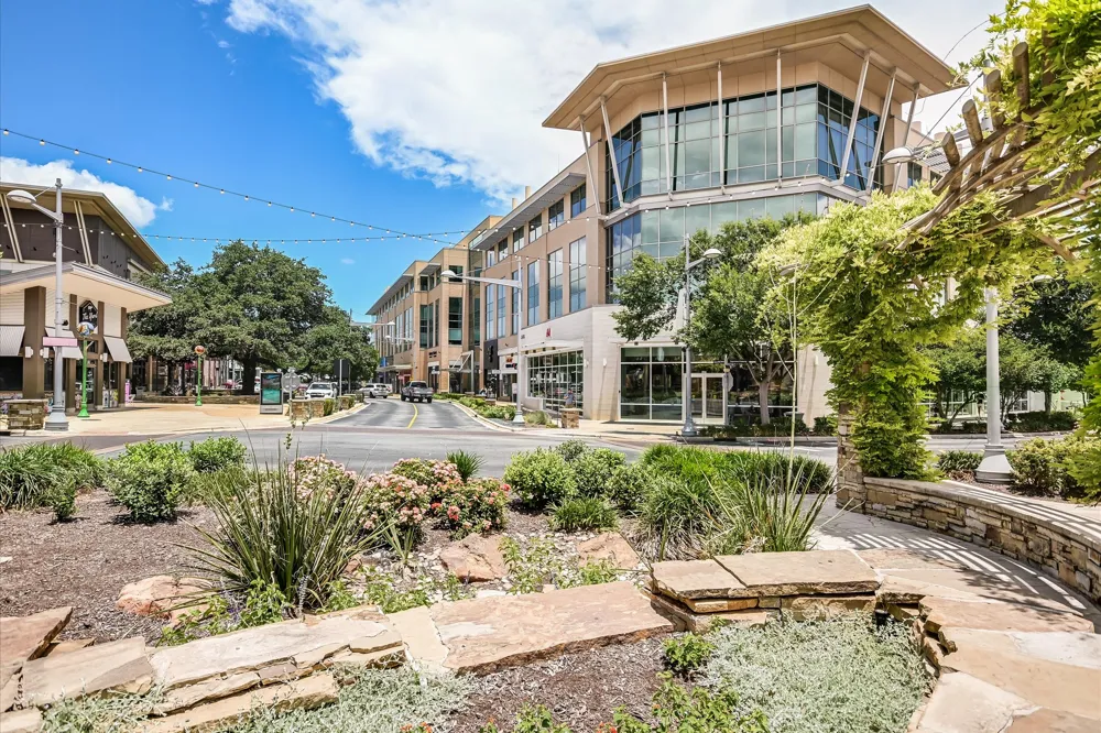 6808 Luckenbach Lane Austin, TX 78729
