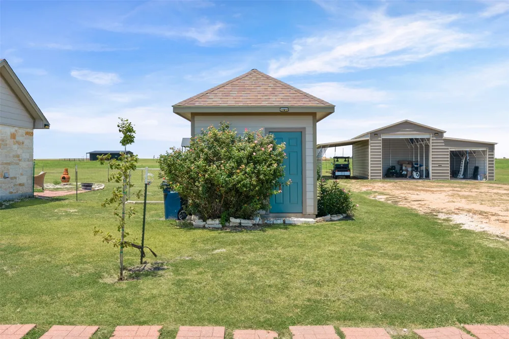 4846 County Road 327 Granger, TX 76530
