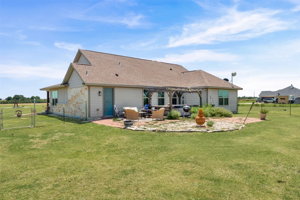 4846 County Road 327 Granger, TX 76530