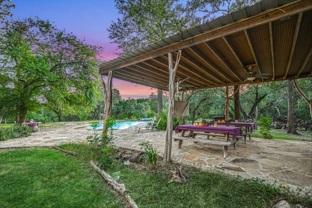 300 DEER LAKE ESTATES Wimberley, TX 78676