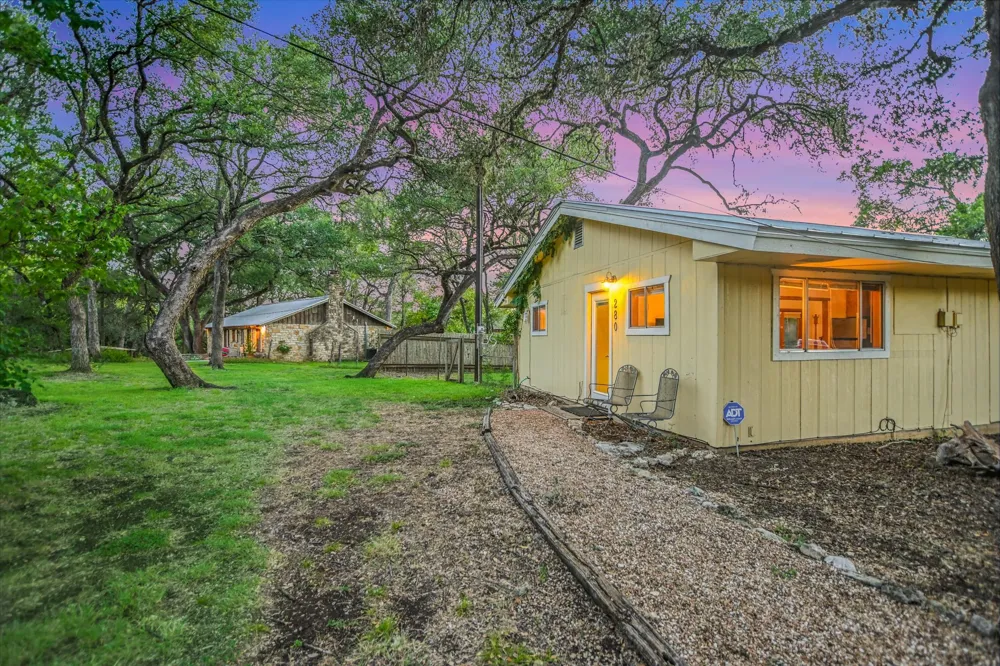 300 DEER LAKE ESTATES Wimberley, TX 78676