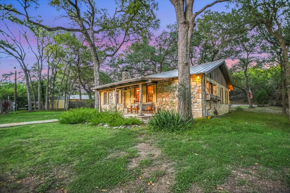 300 DEER LAKE ESTATES Wimberley, TX 78676
