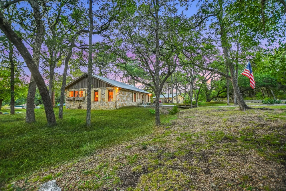 300 DEER LAKE ESTATES Wimberley, TX 78676