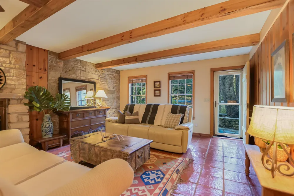 300 DEER LAKE ESTATES Wimberley, TX 78676