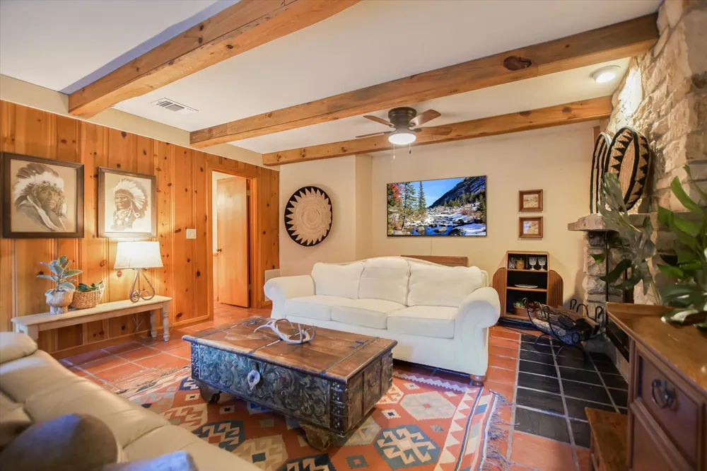 300 DEER LAKE ESTATES Wimberley, TX 78676