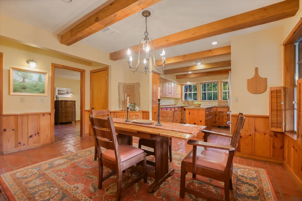 300 DEER LAKE ESTATES Wimberley, TX 78676