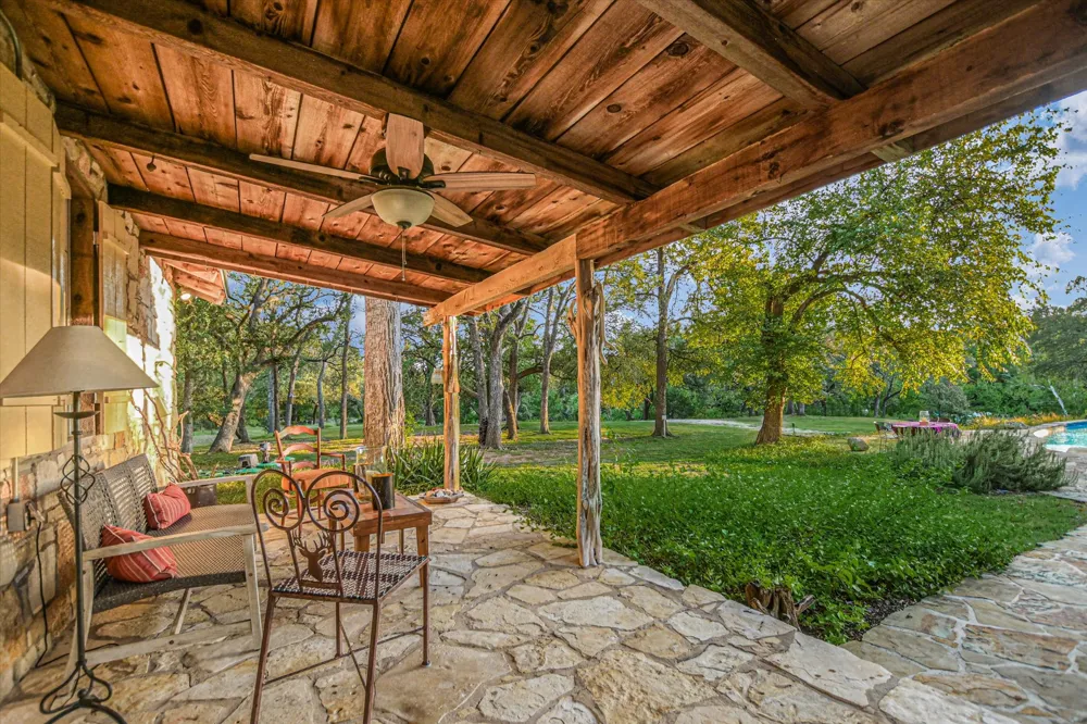 300 DEER LAKE ESTATES Wimberley, TX 78676