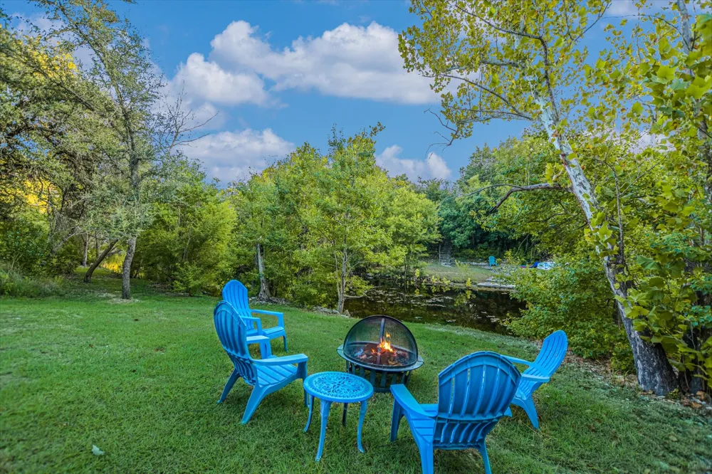 300 DEER LAKE ESTATES Wimberley, TX 78676