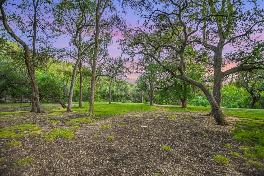 300 DEER LAKE ESTATES Wimberley, TX 78676