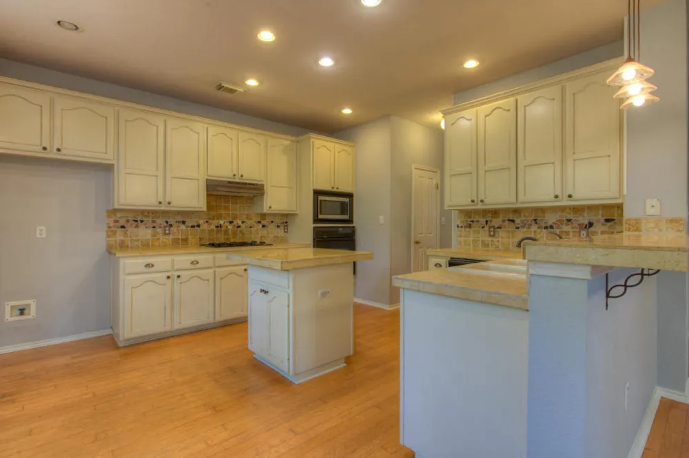 12610 Mcnelly Trail Austin, TX 78732