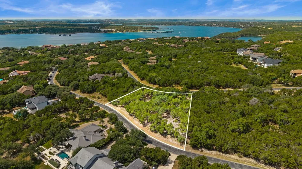 17609 Regatta View Drive Jonestown, TX 78645