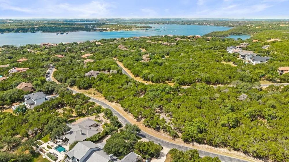 17609 Regatta View Drive Jonestown, TX 78645