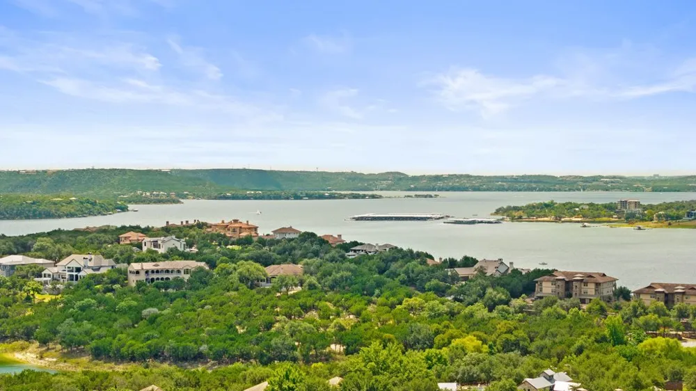 17609 Regatta View Drive Jonestown, TX 78645