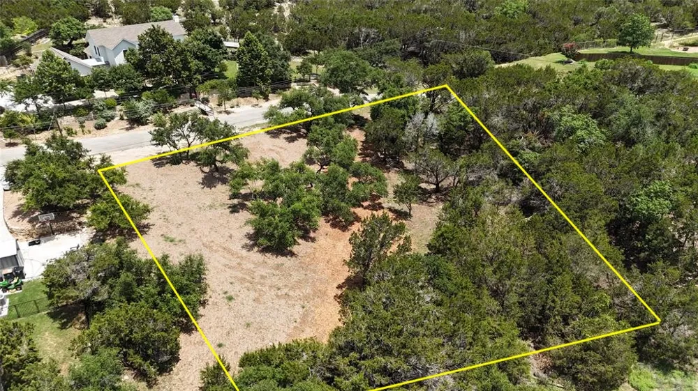 1106 Larkhall Drive Spicewood, TX 78669
