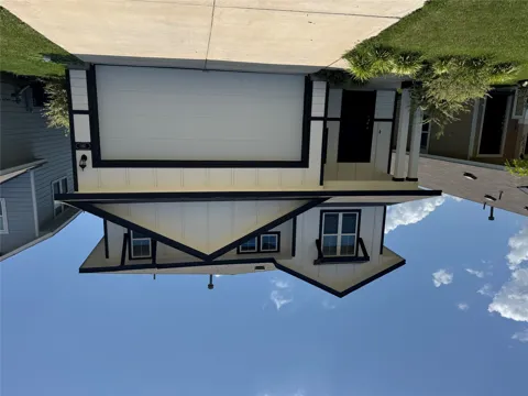 390 Delta Crest