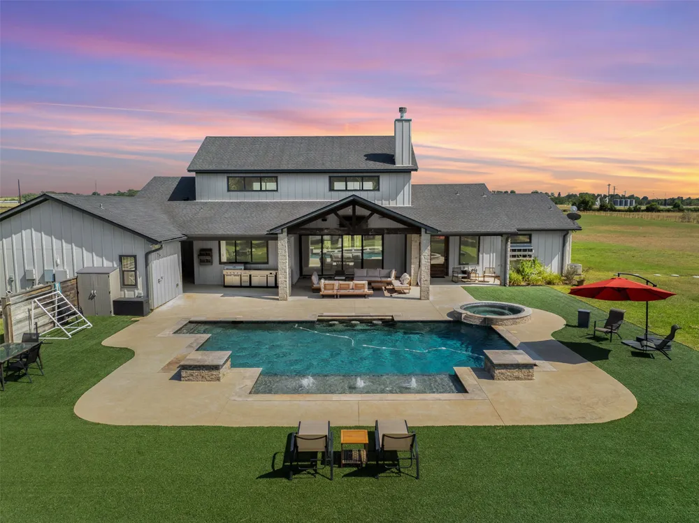 1847 County Road 202 Caldwell, TX 77836