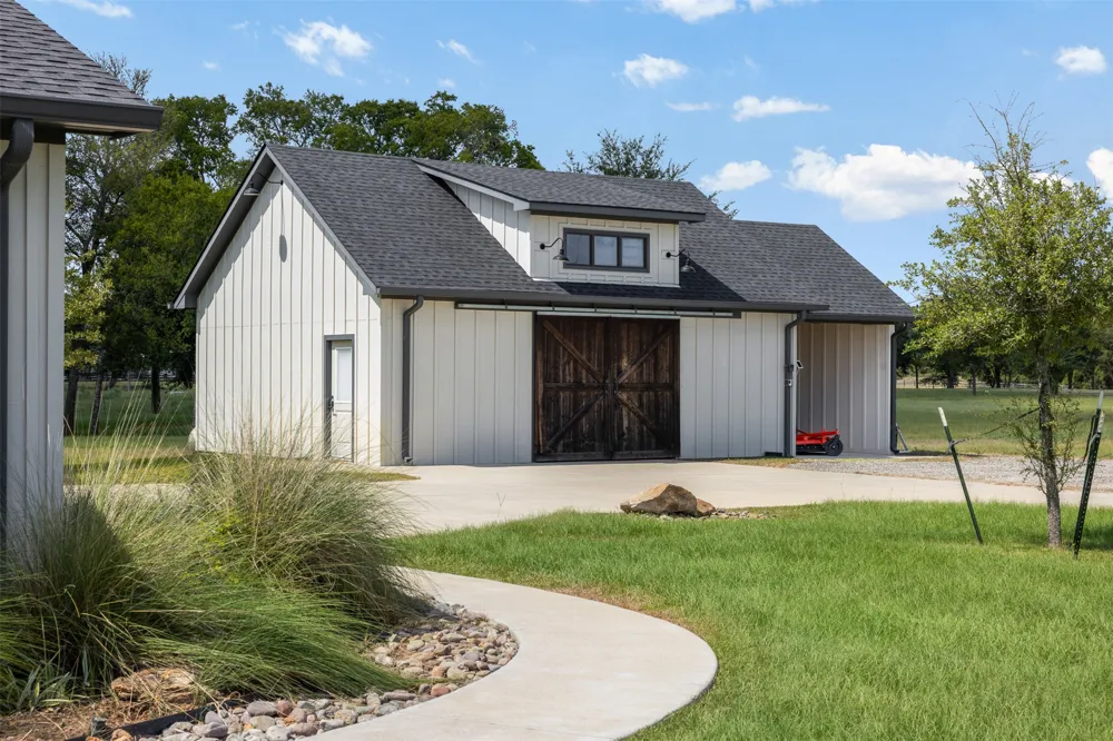 1847 County Road 202 Caldwell, TX 77836