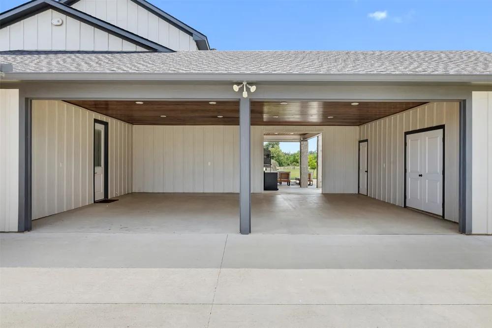 1847 County Road 202 Caldwell, TX 77836