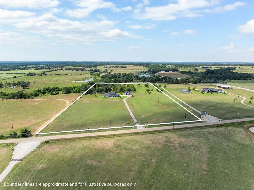 1847 County Road 202 Caldwell, TX 77836