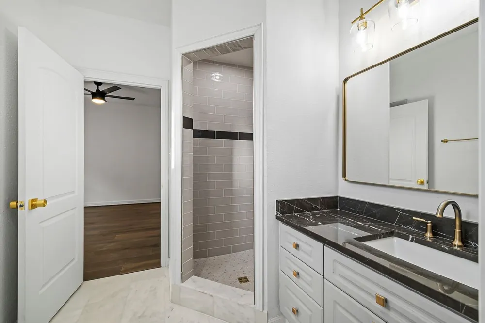 1701 Spyglass Drive #2 Austin, TX 78746